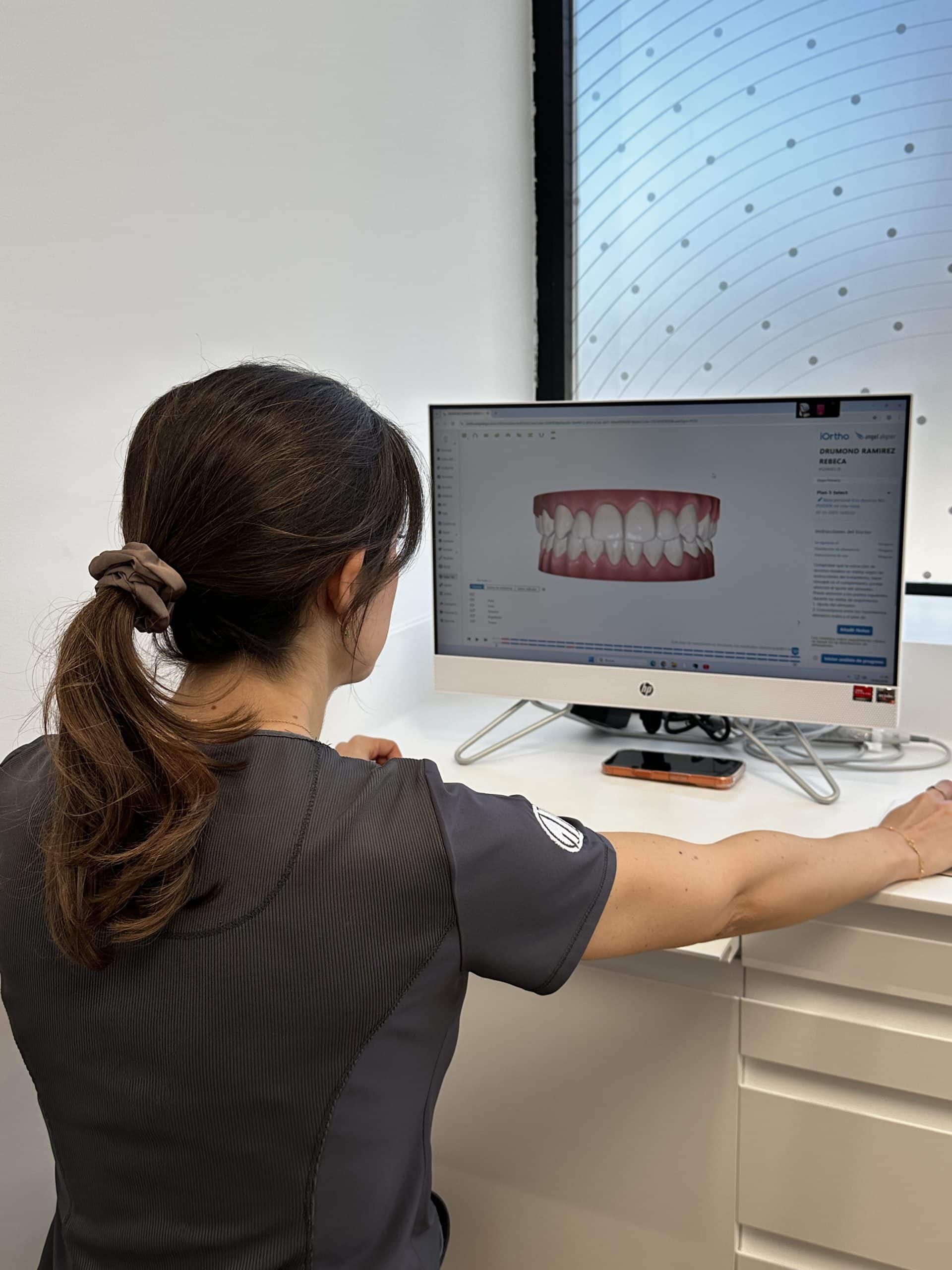 Pasillos e interior de nuestra clínica dental en Las Tablas