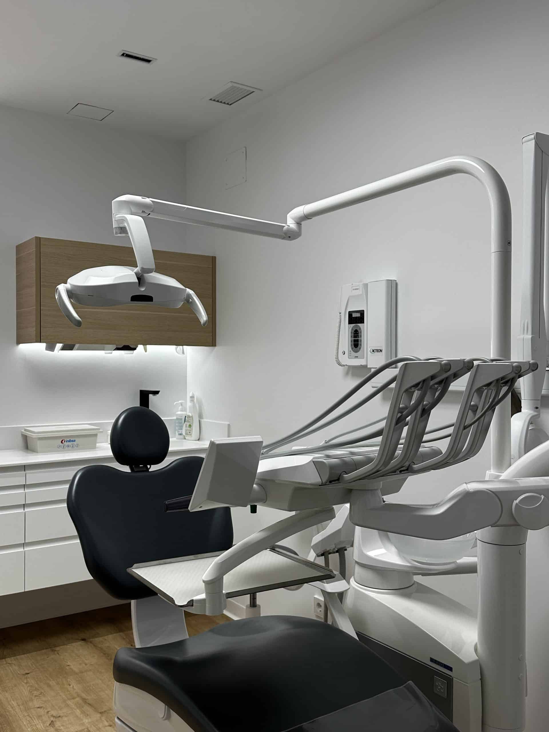 Equipamiento médico avanzado de tu dentista de confianza