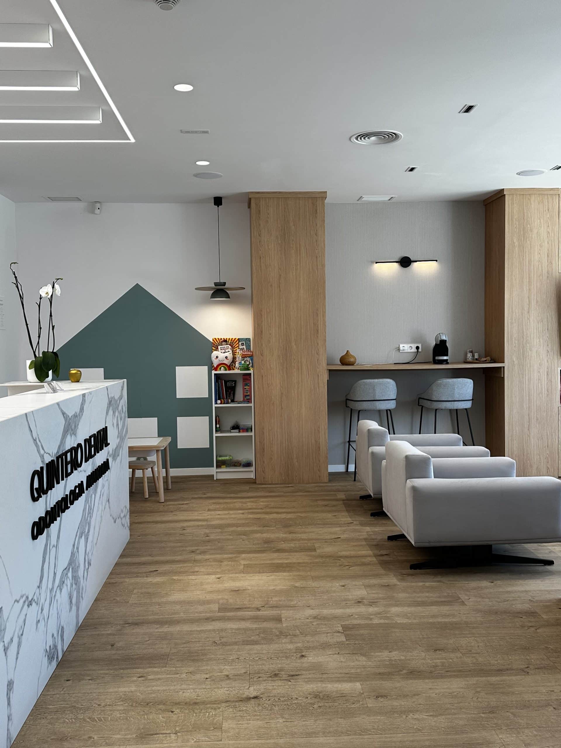 Gabinete de tratamiento dental equipado en Las Tablas