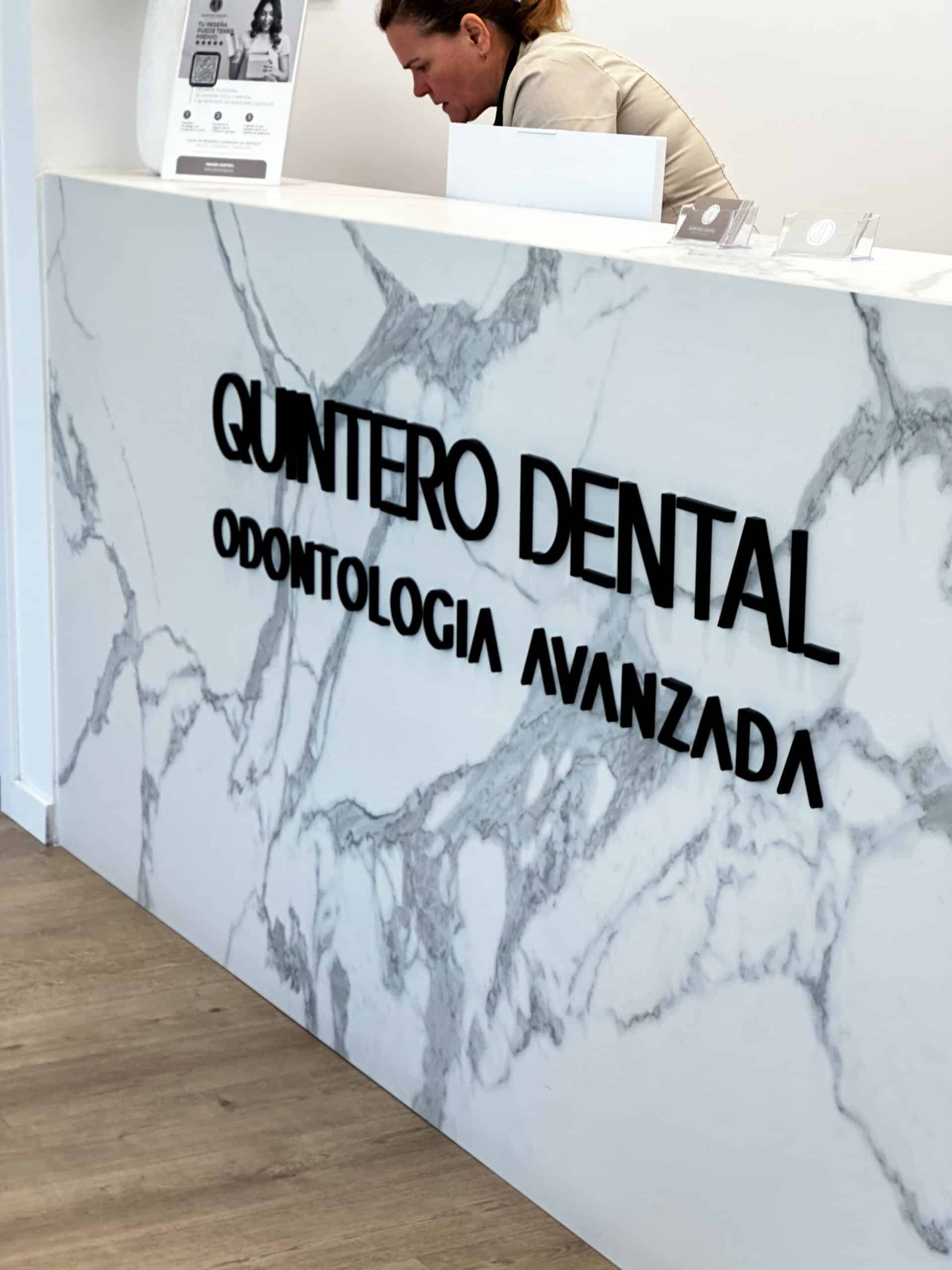 Espacios amplios y luminosos de Quintero Dental